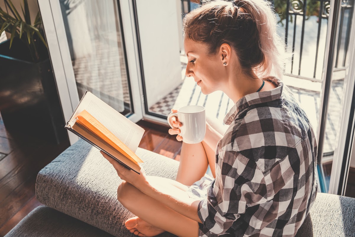 Beneficiile cititului în secolul XXI - De ce lectura NU și-a pierdut încă din adepți