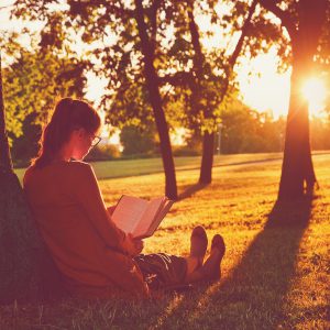 Literatura-contemporană-preferata-tinerilor-Află-ce-cărți-citesc-și-care-sunt-cei-mai-apreciați-autori